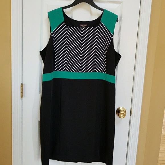 Voir Voir Dresses & Skirts - VOIR VOIR 💚🖤